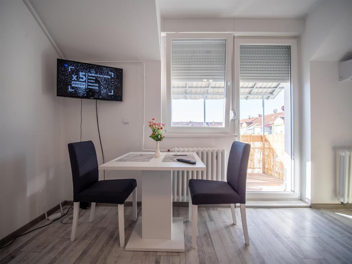شقة Apartman Sara نوفي ساد المظهر الخارجي الصورة