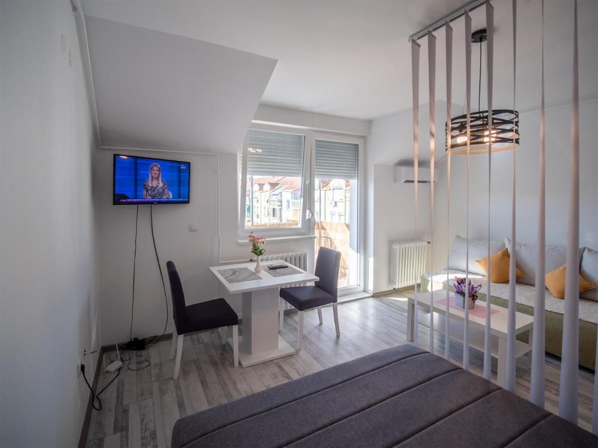 شقة Apartman Sara نوفي ساد المظهر الخارجي الصورة