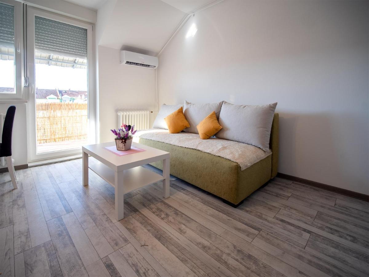 شقة Apartman Sara نوفي ساد المظهر الخارجي الصورة